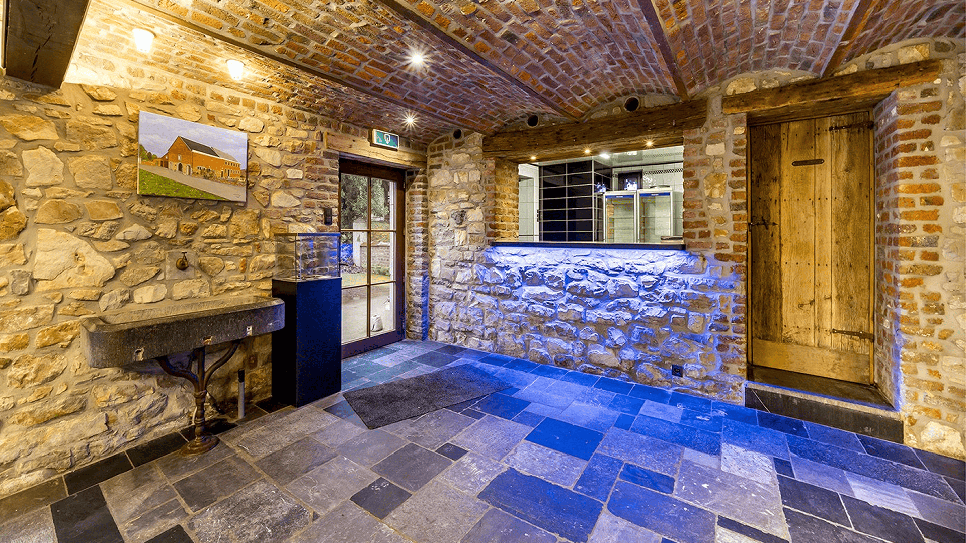 Salle intérieure en pierre rénovée